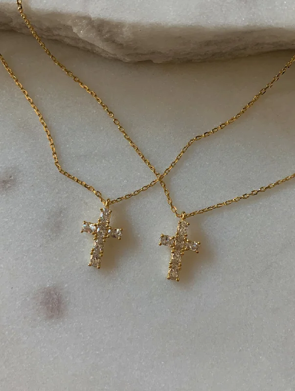 vintage gold necklace for special events-Tiny Diamond Cross Necklace